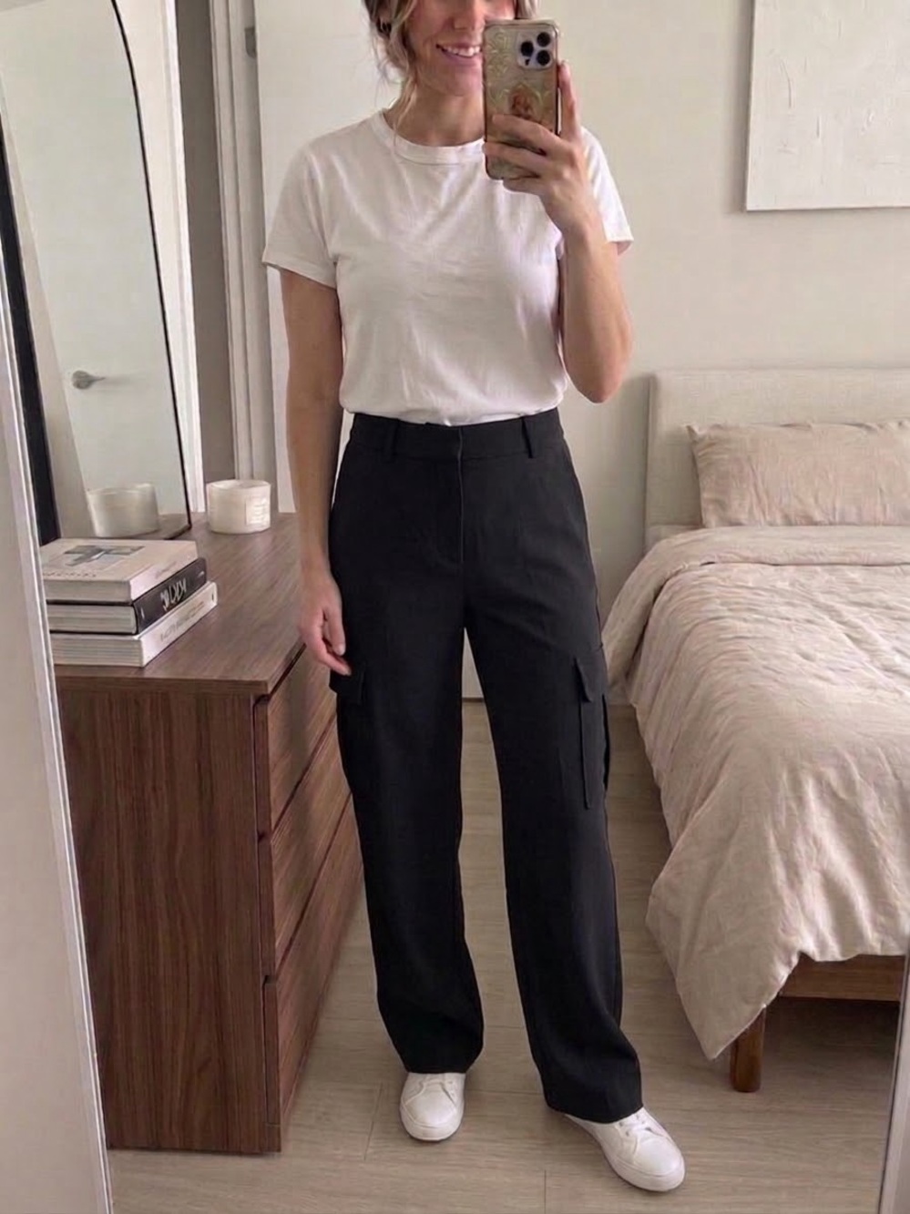 Aritzia Wilfred Effortless Cargo Pant Black Crepette Wide Leg Trousers Size 0